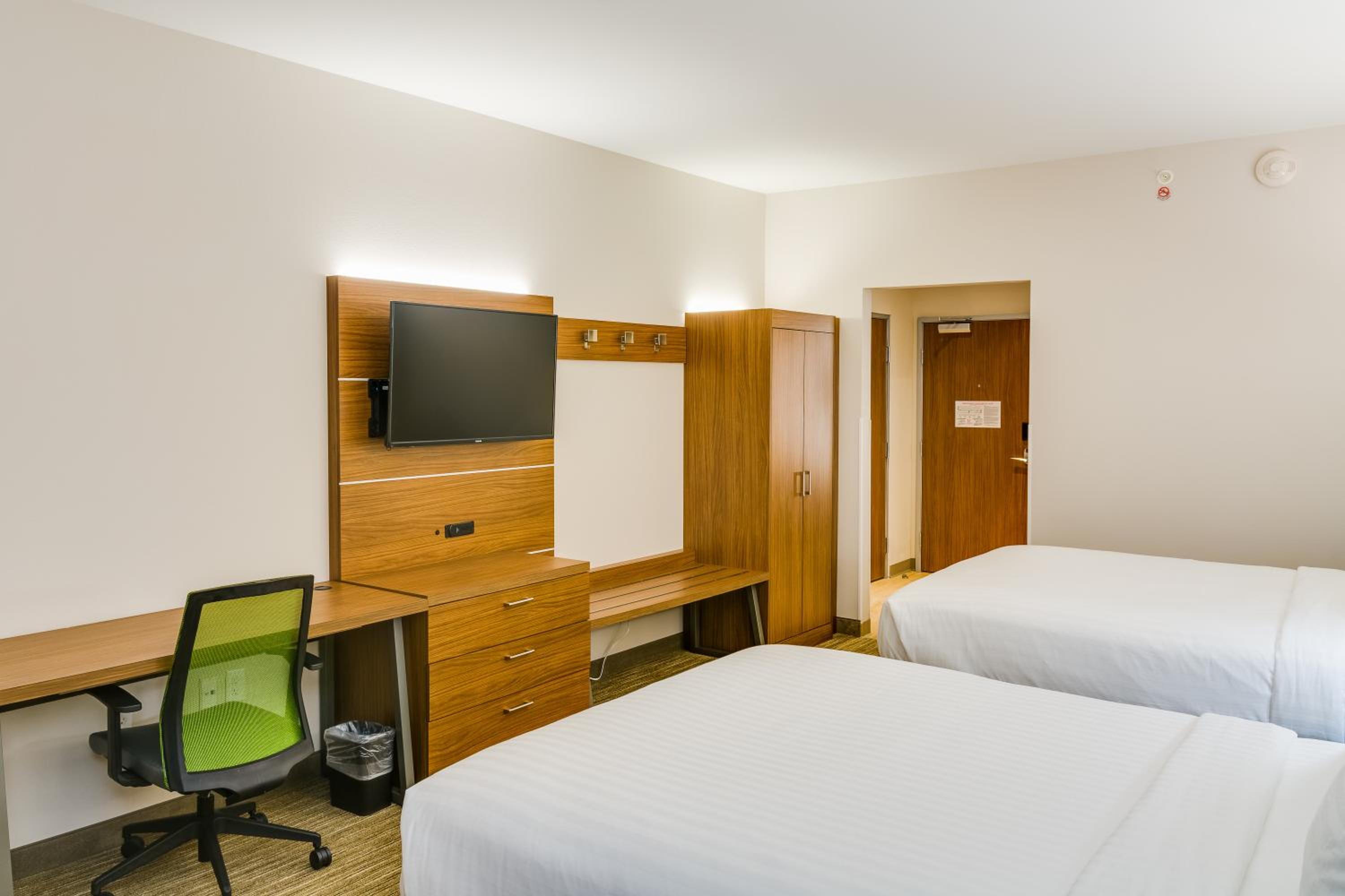 Standard Queen Room with Two Queen Beds