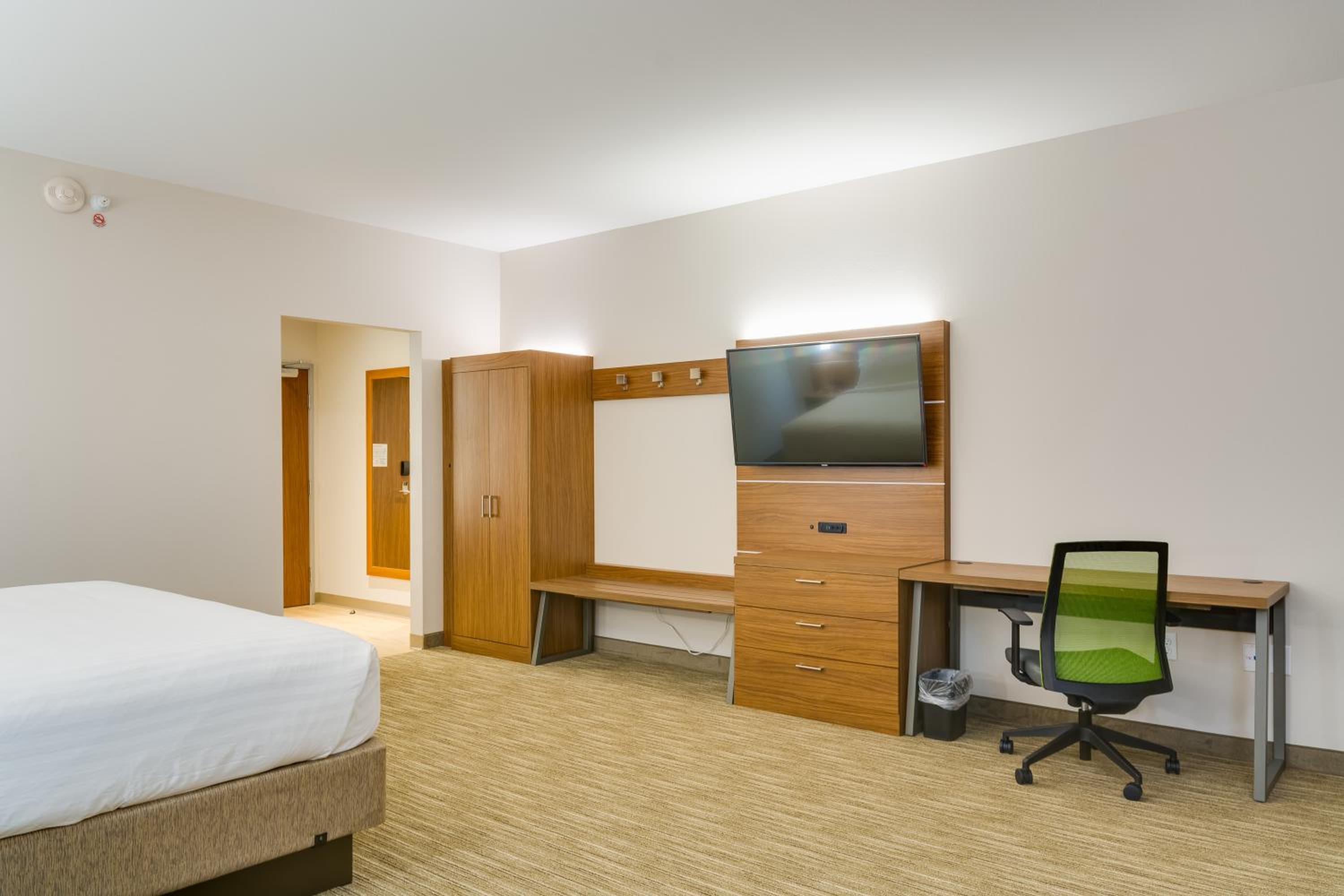 Standard King Room with Extra Space