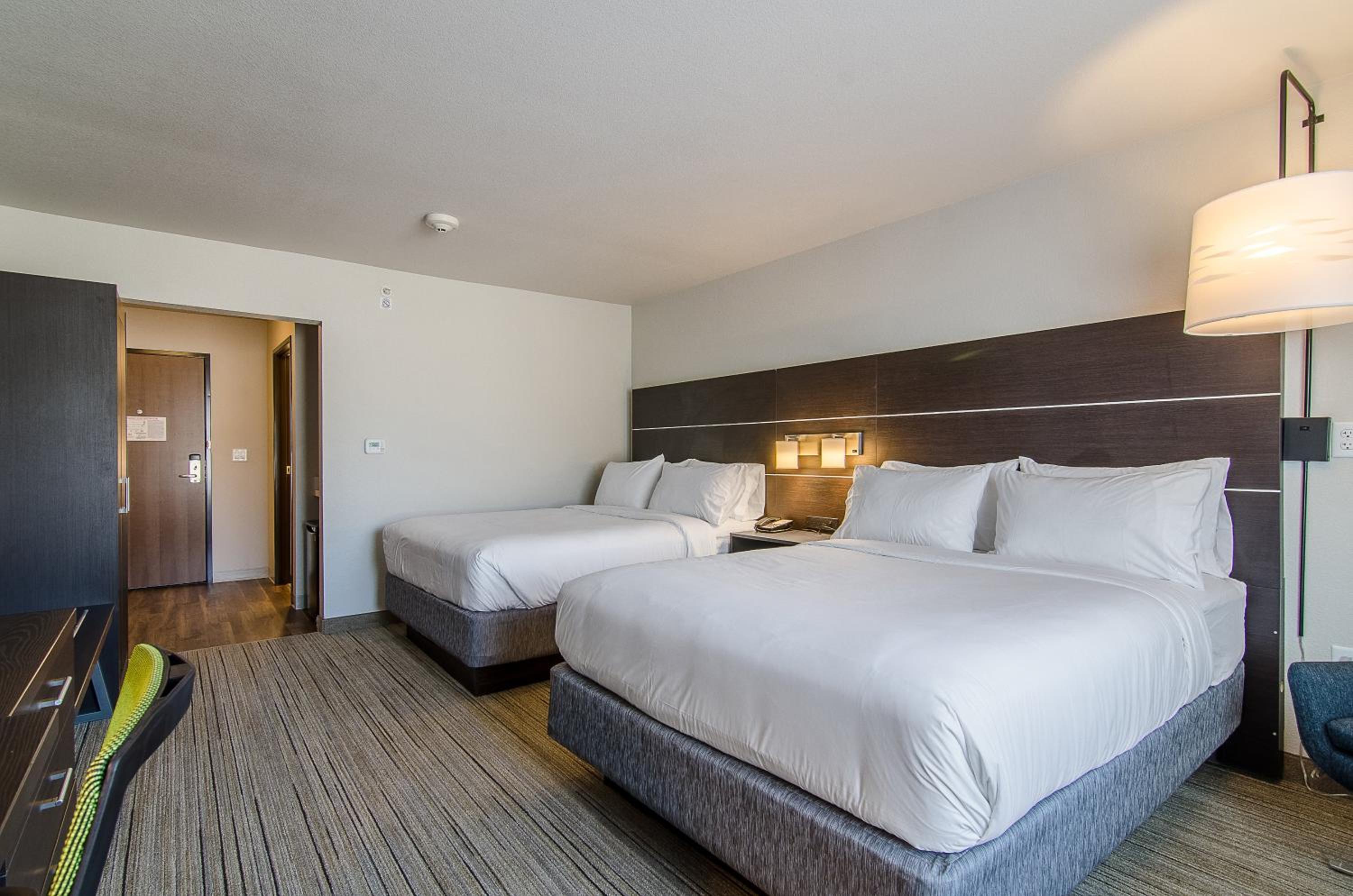 Standard Queen Room with Two Queen Beds