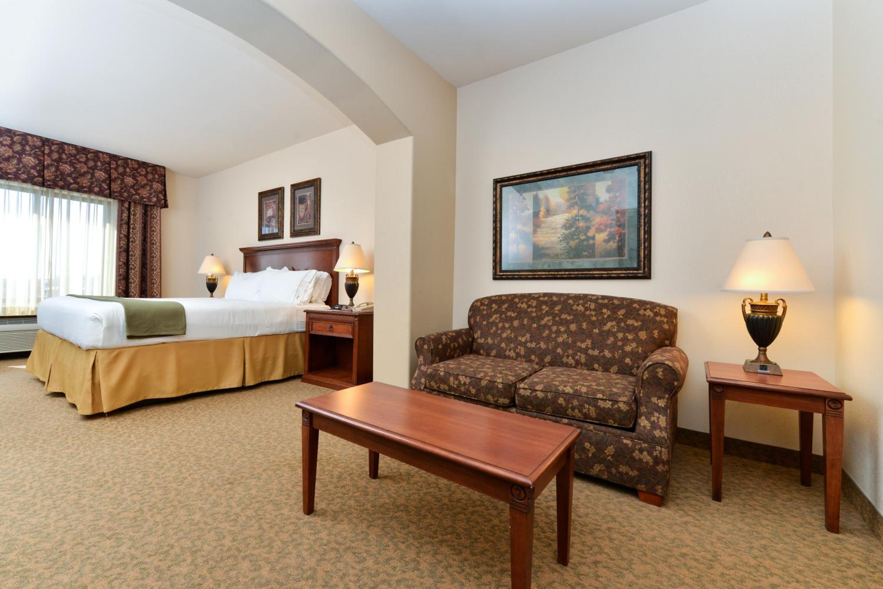 King Suite - Photo 1