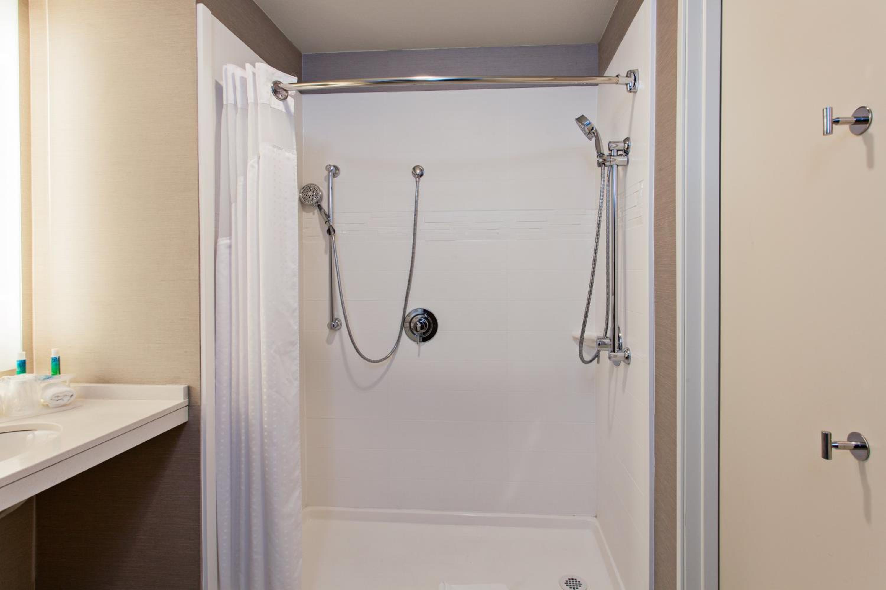 Holiday Inn Express & Suites Anaheim Resort Area by IHG, Photo 2