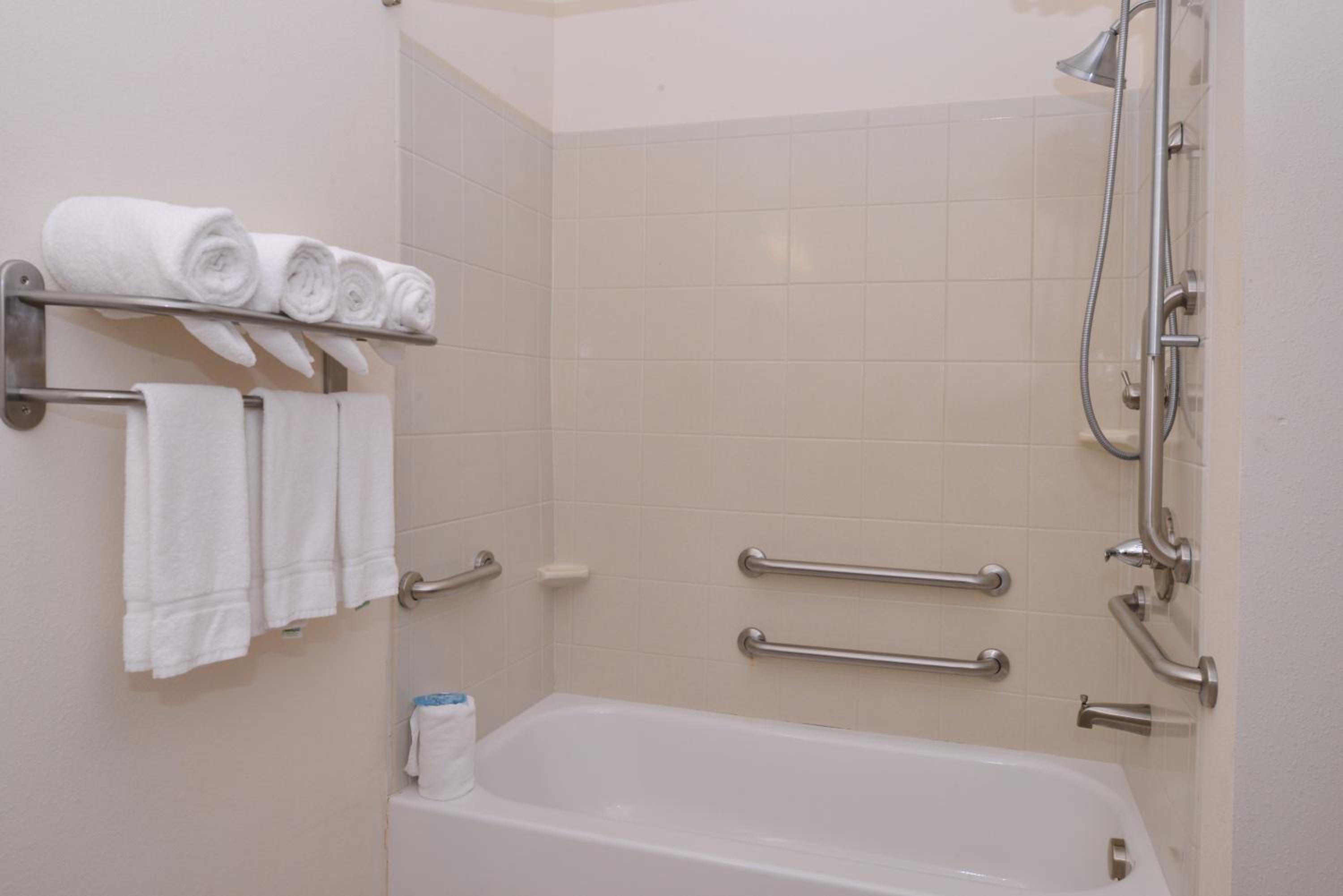 Standard Queen Room with Two Queen Beds - Communications Accessible