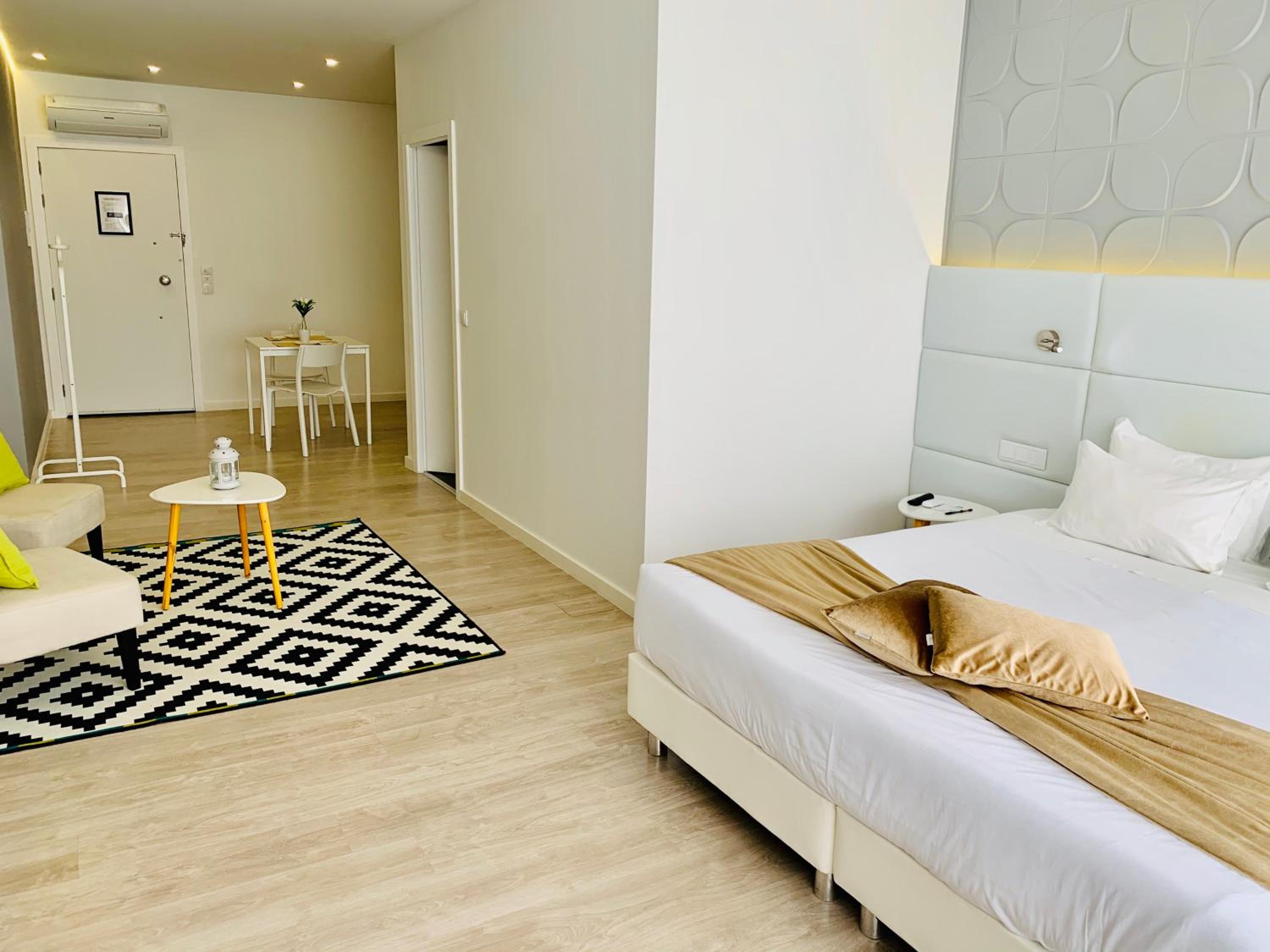Large Double Or Twin Room - Photo 3