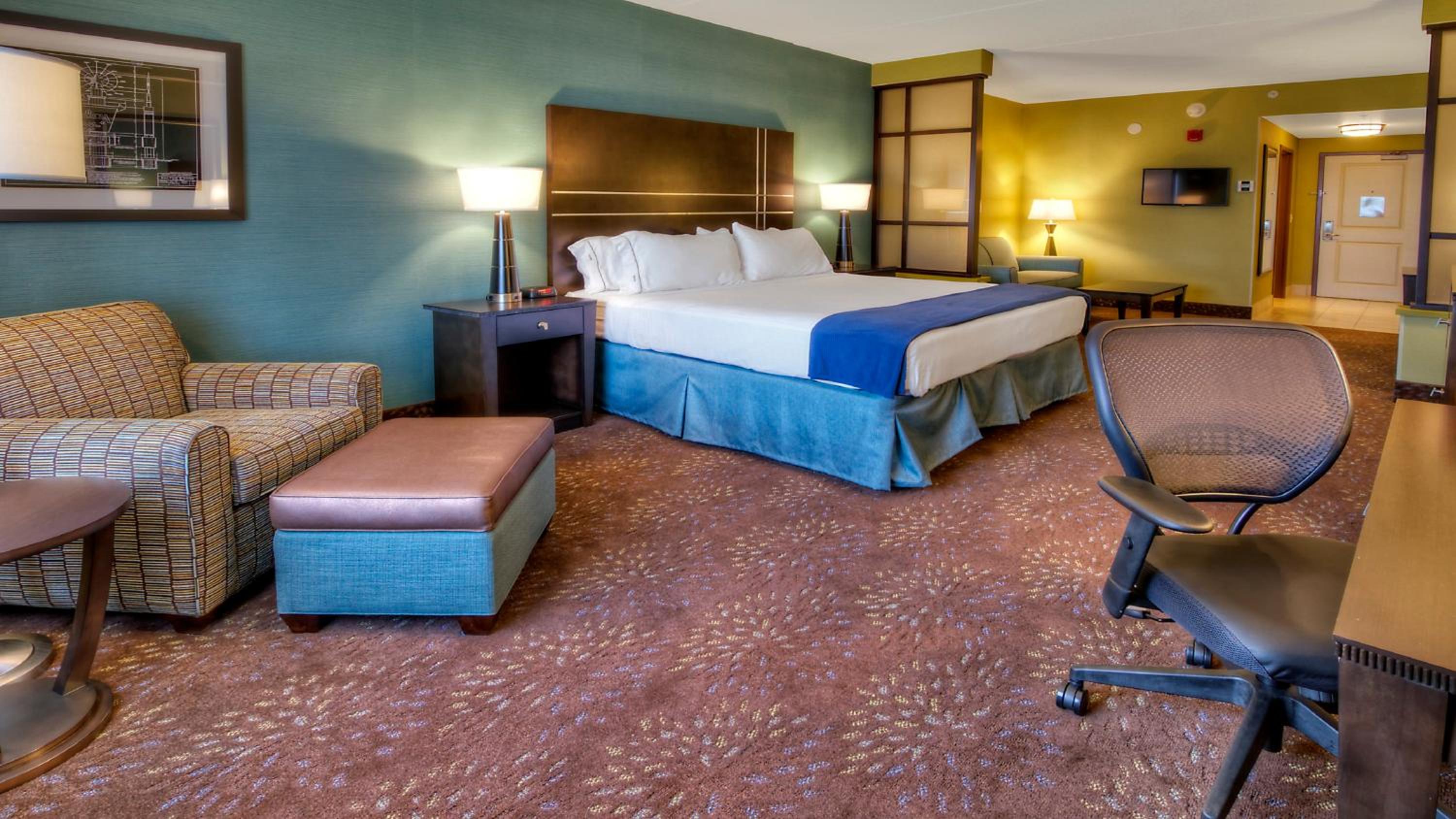 King Suite with Sofa Bed photo 1