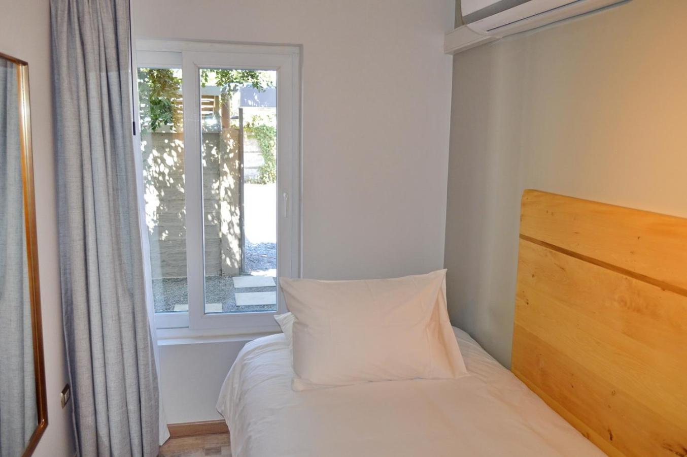 Standard Twin Room photo 2