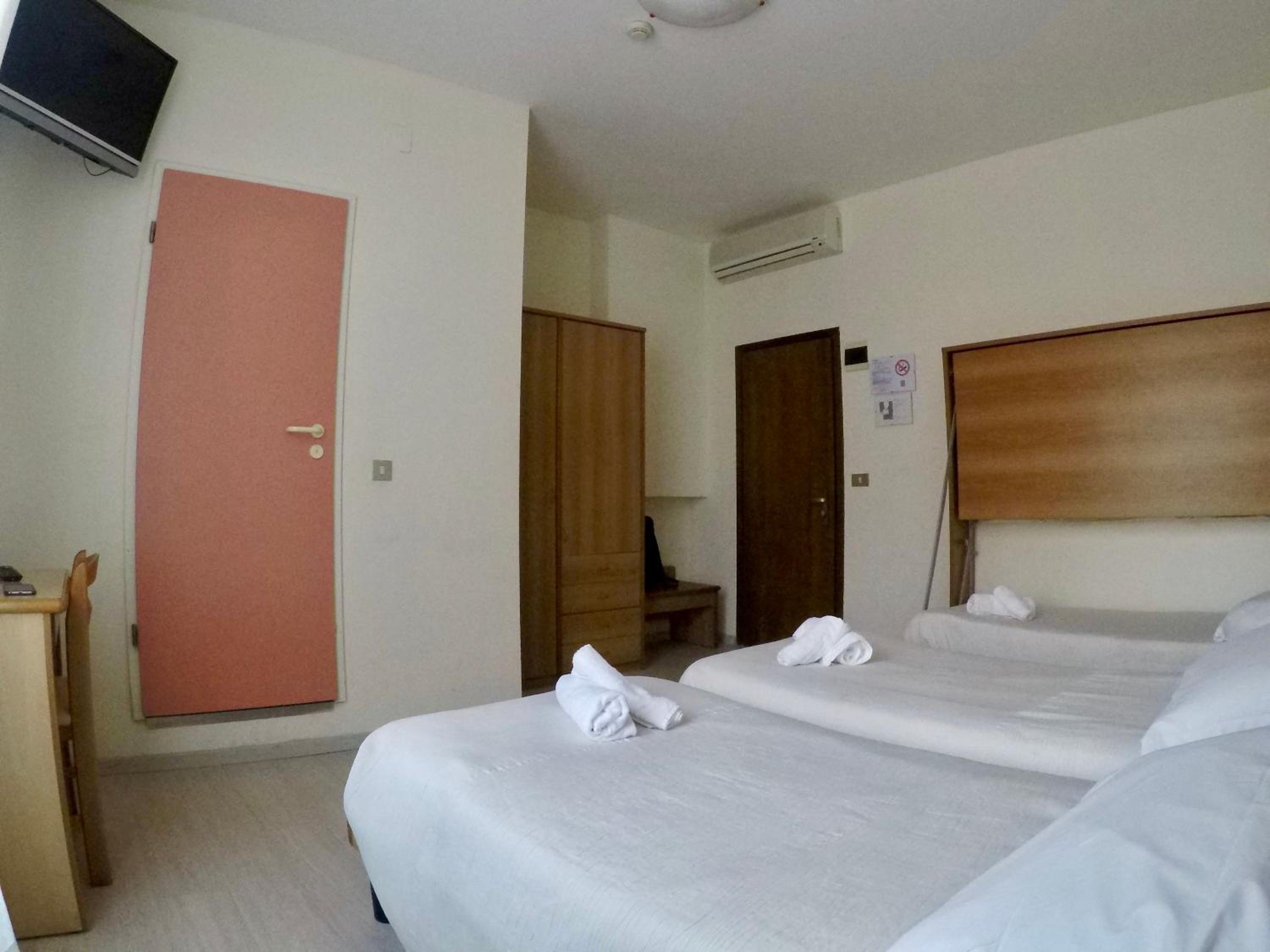 Quadruple Room photo 2