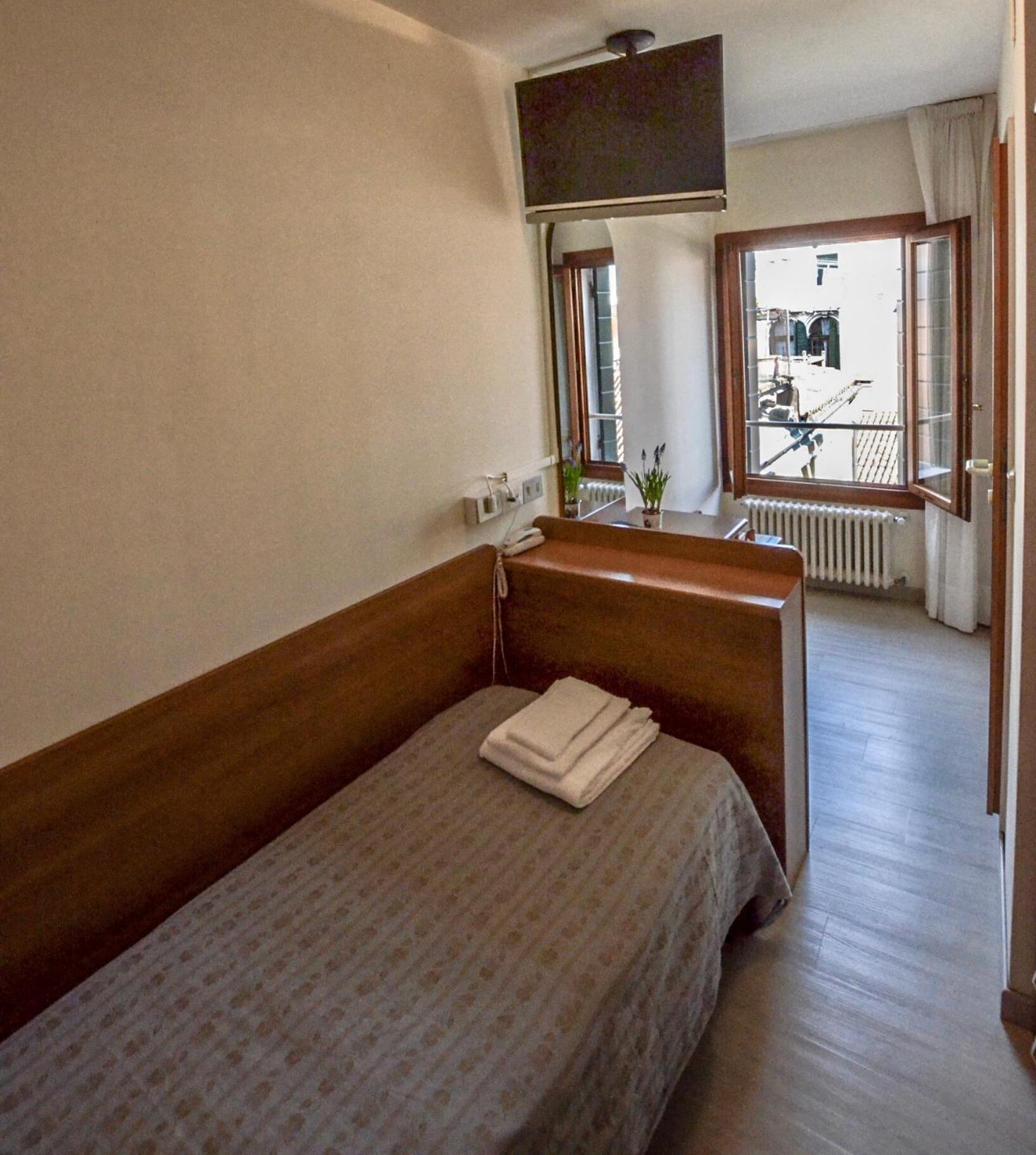 Single Room photo 1
