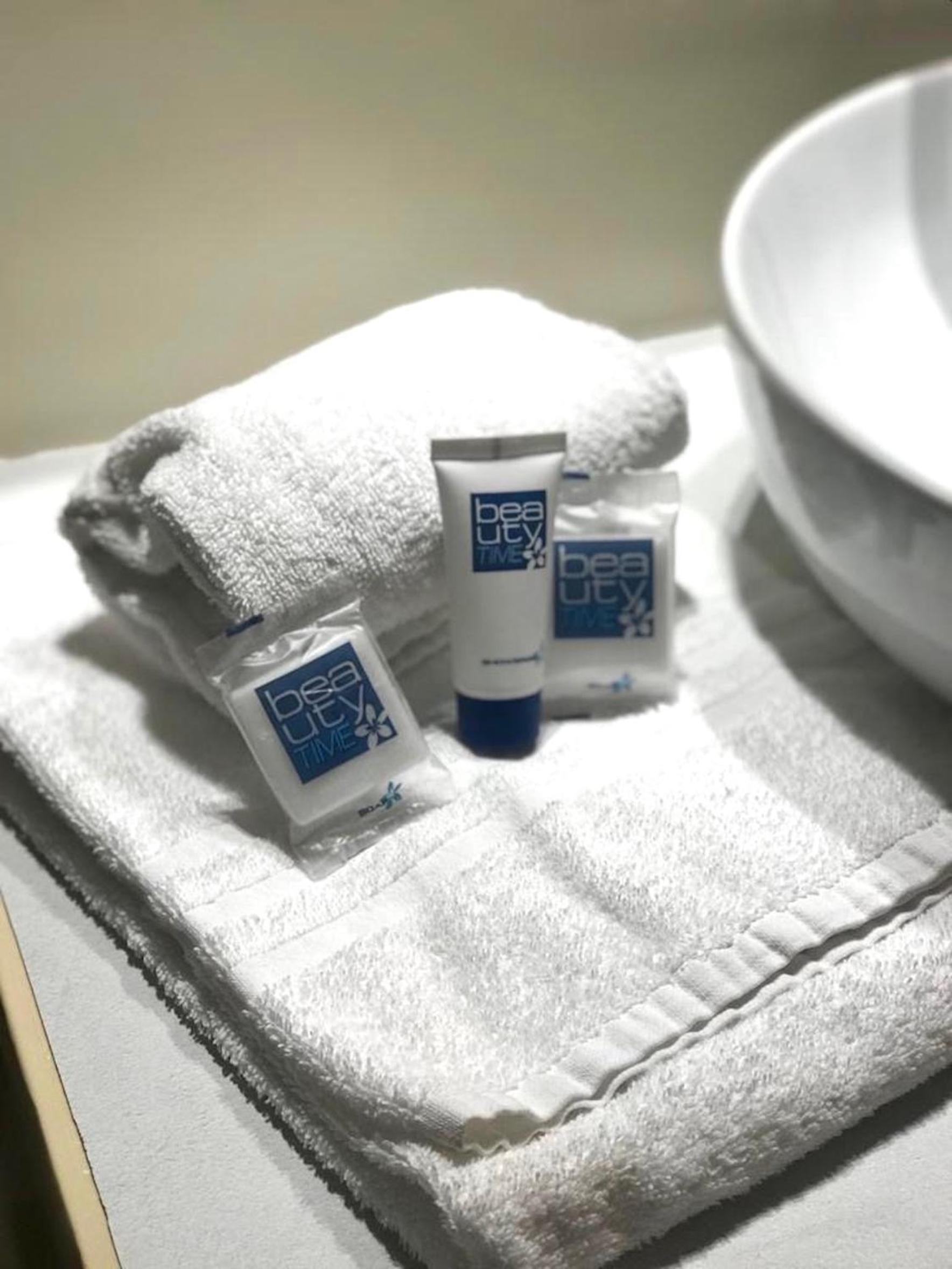 Double or Twin Room with Shared Bathroom photo 2