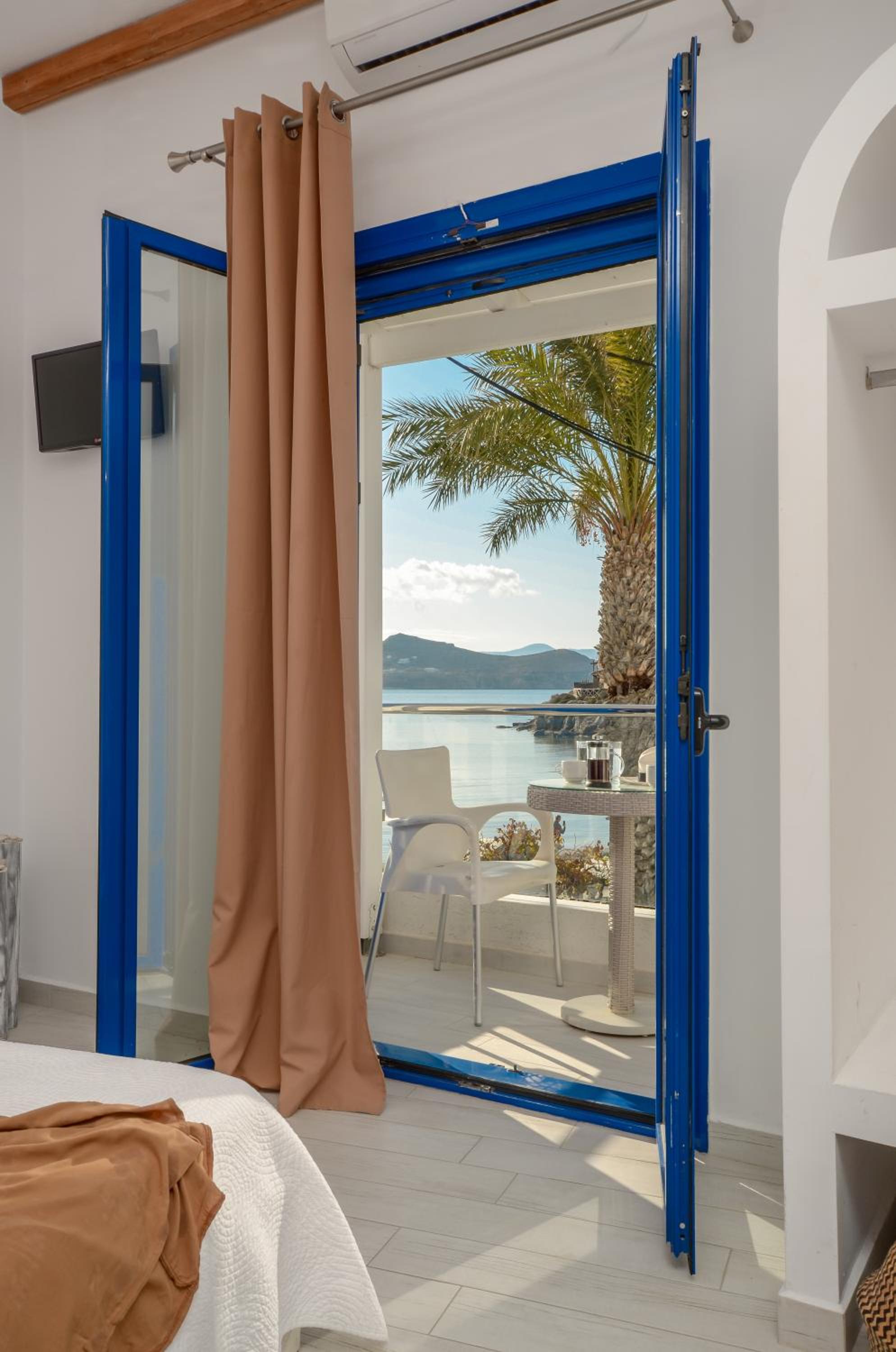 Double Room with Sea View - Photo 11