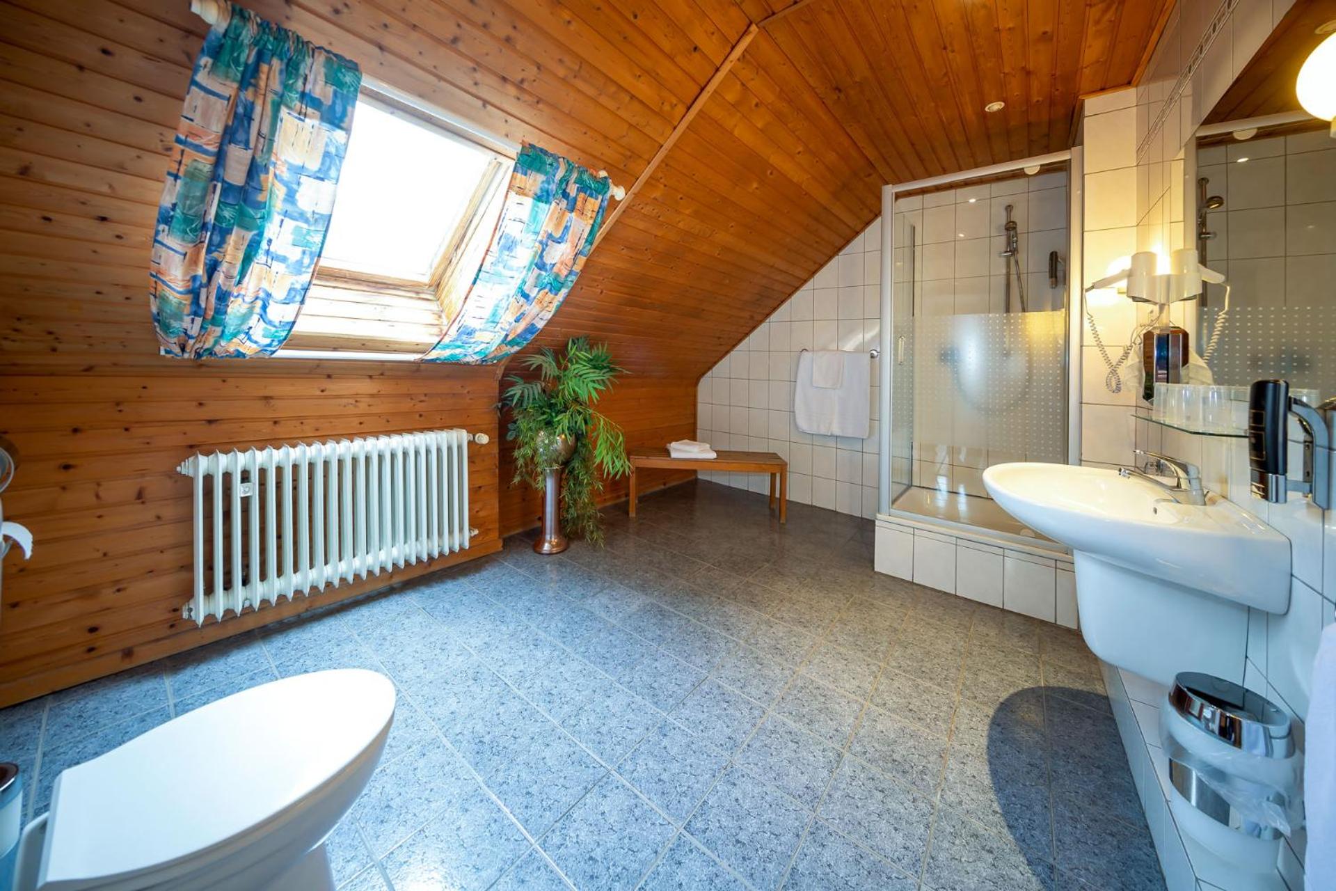 Triple Room with Bathroom - Photo 2