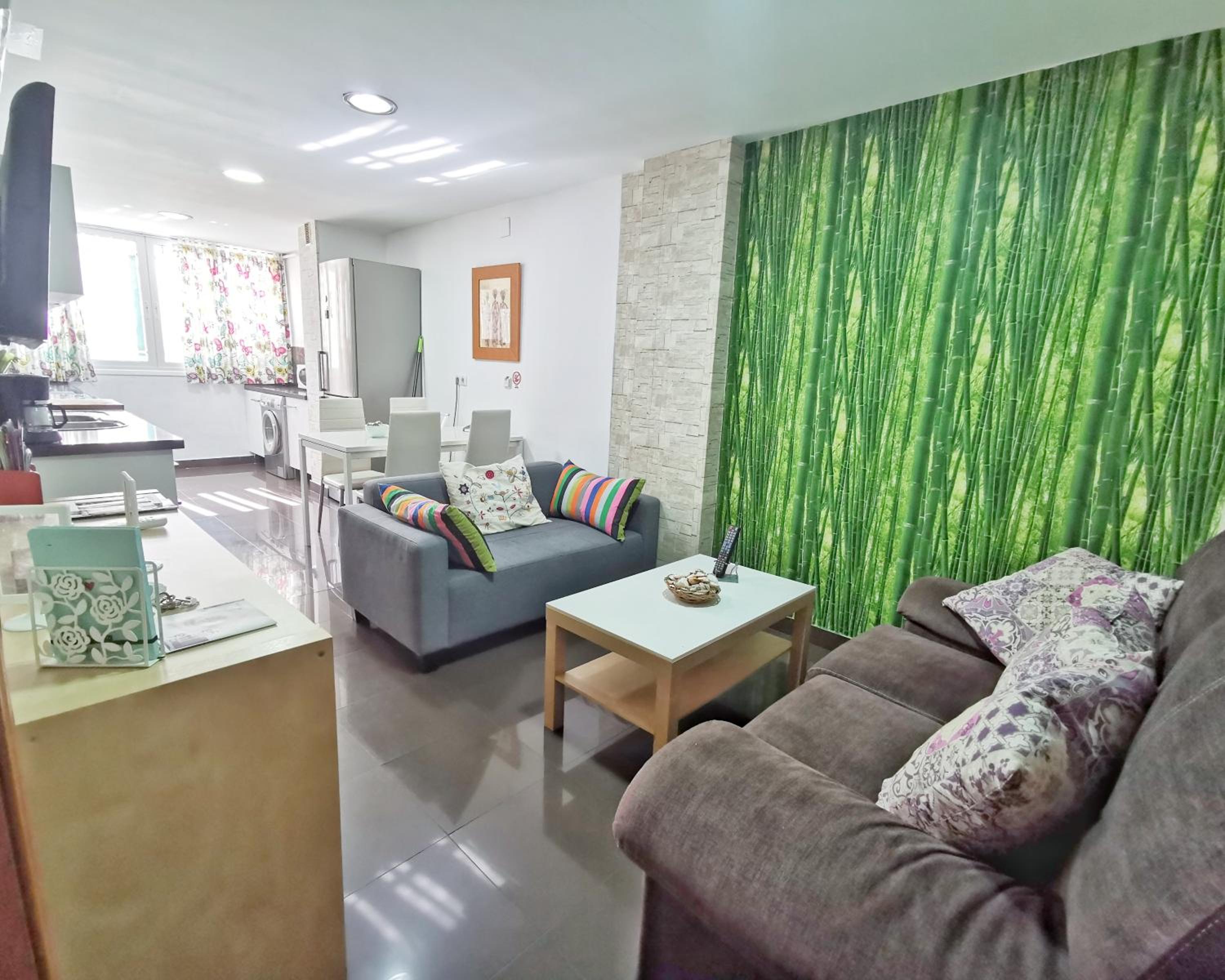 Apartamento de dos habitaciones con vista al mar