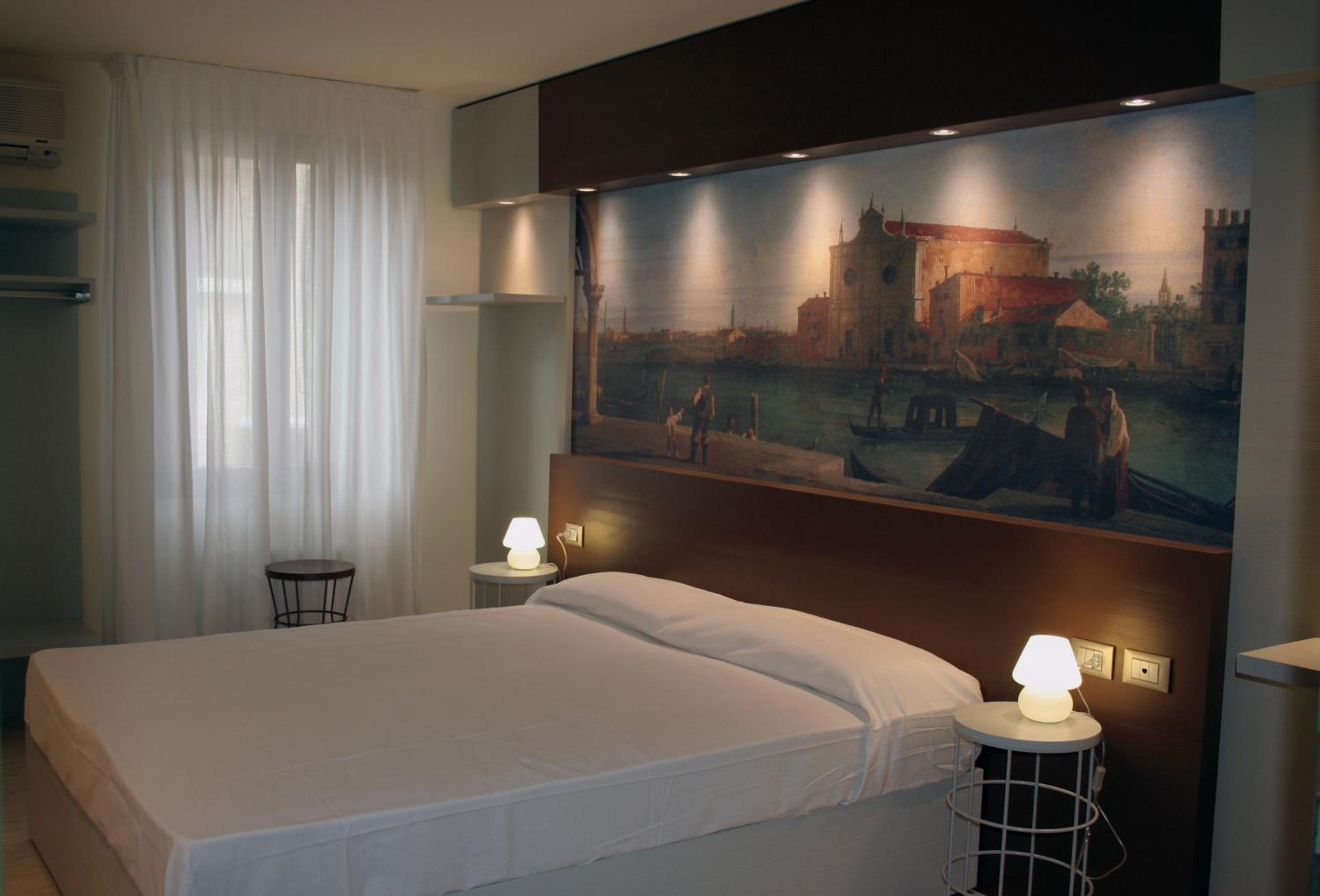 Double or Twin Room photo 2