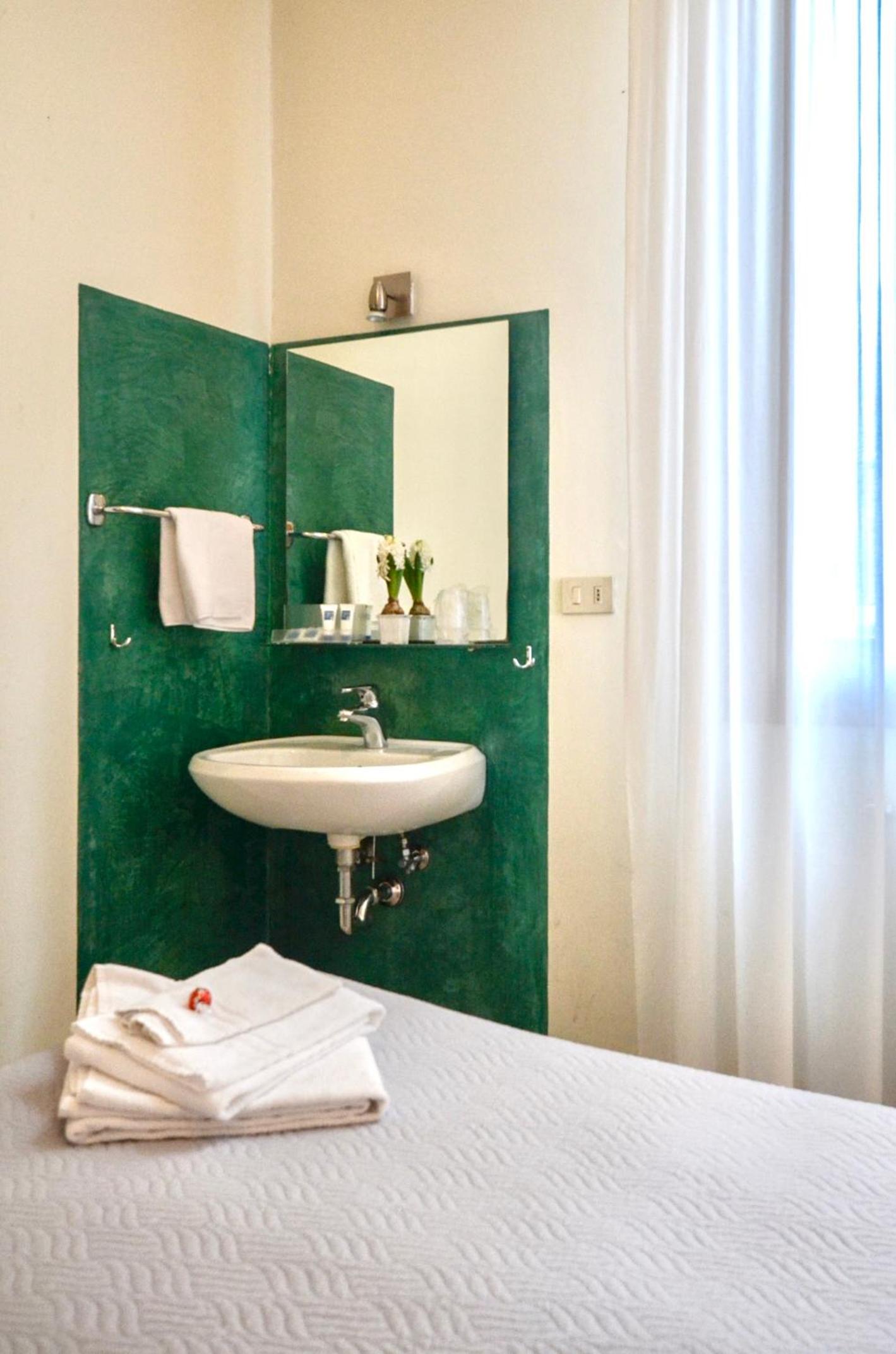 Double or Twin Room with Shared Bathroom photo 3