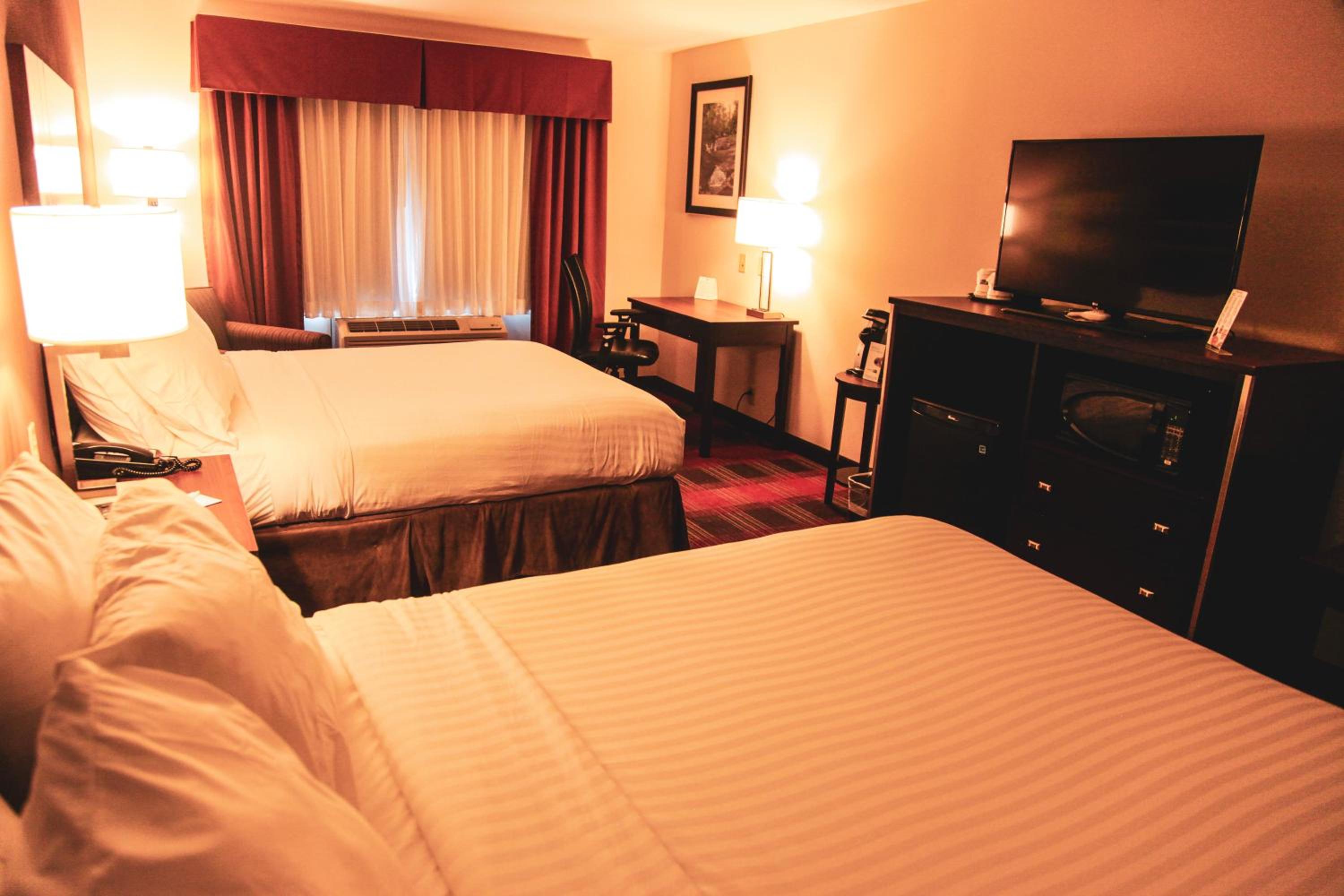 Standard Room with Two Queen Beds