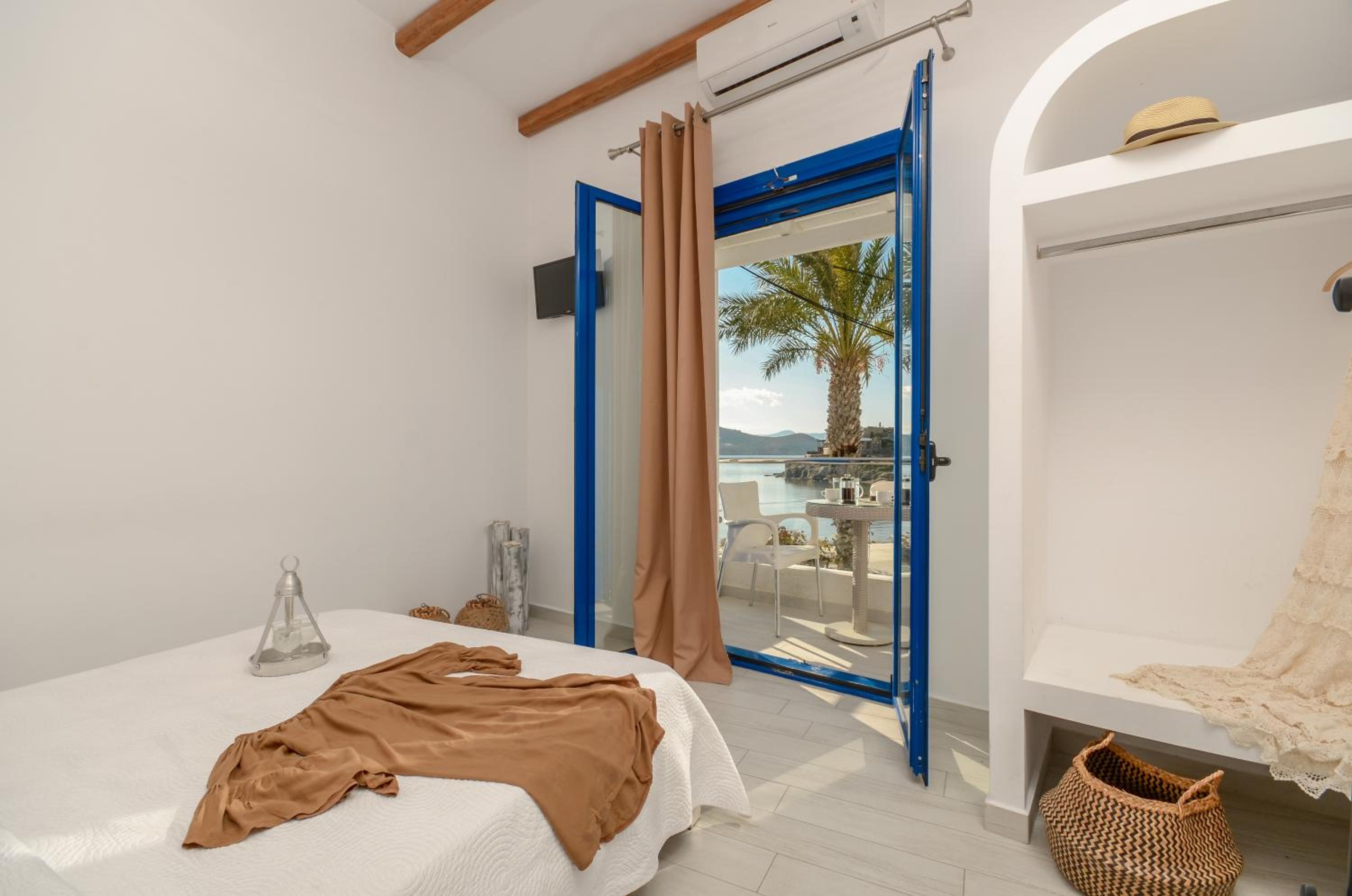 Double Room with Sea View - Photo 5