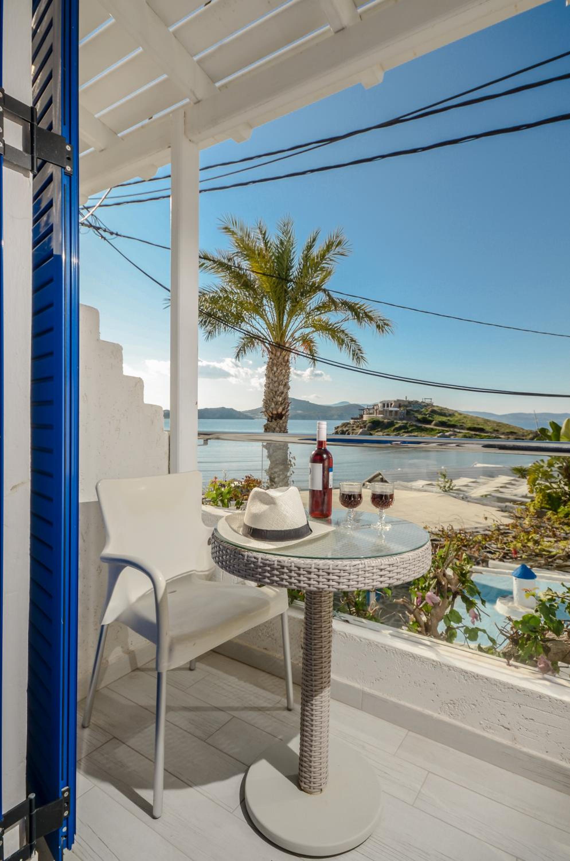 Double Room with Sea View - Photo 9