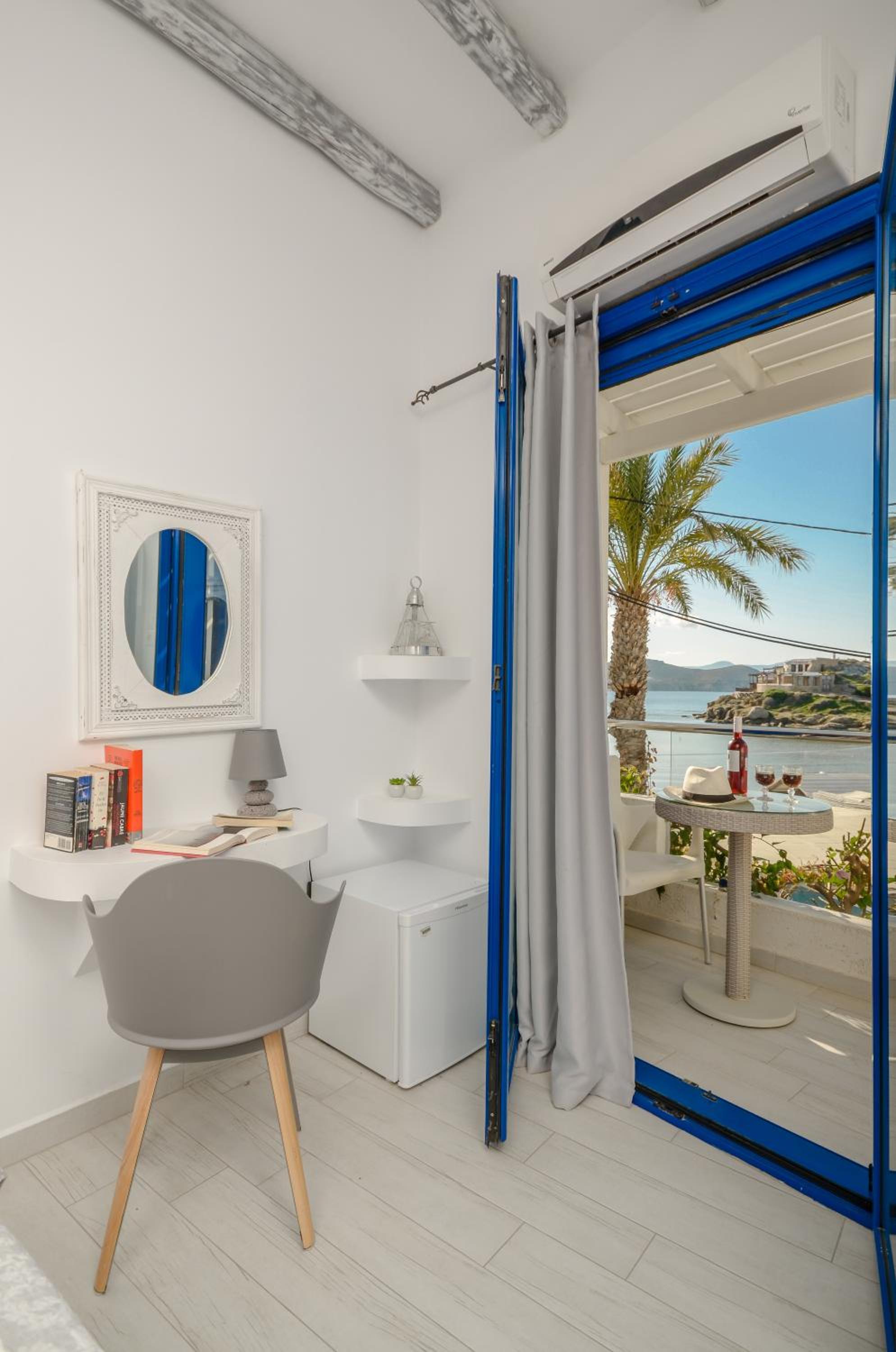 Double Room with Sea View - Photo 28