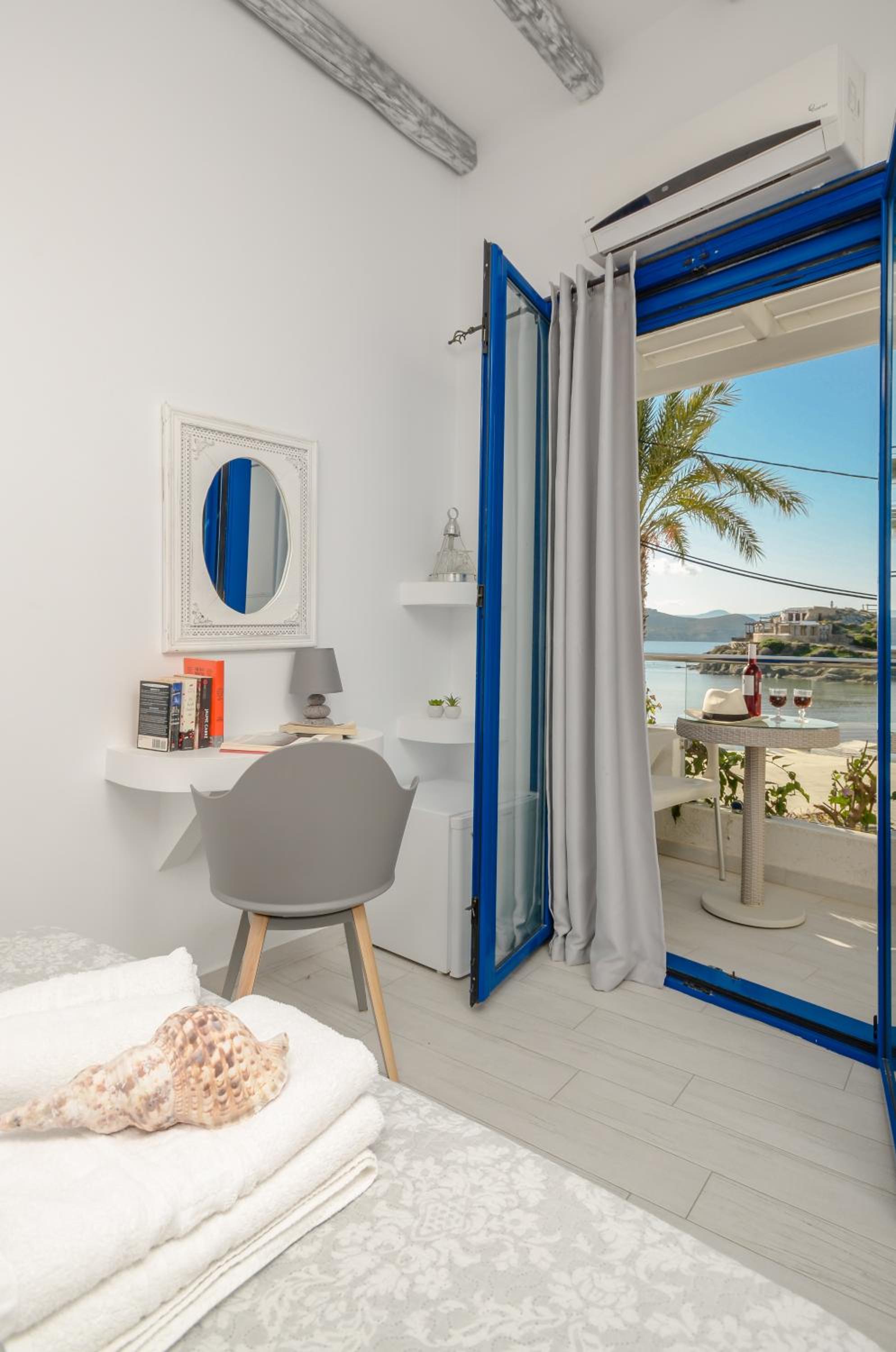 Double Room with Sea View - Photo 20