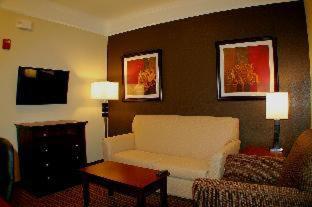 King Room with Roll-in Shower - Disability Access/Non-Smoking