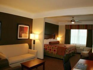King Room with Roll-in Shower - Disability Access/Non-Smoking photo 2