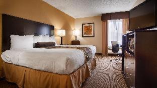Queen Room with Two Queen Beds and Roll-In Shower - Mobility Access/Non-Smoking - Photo 10