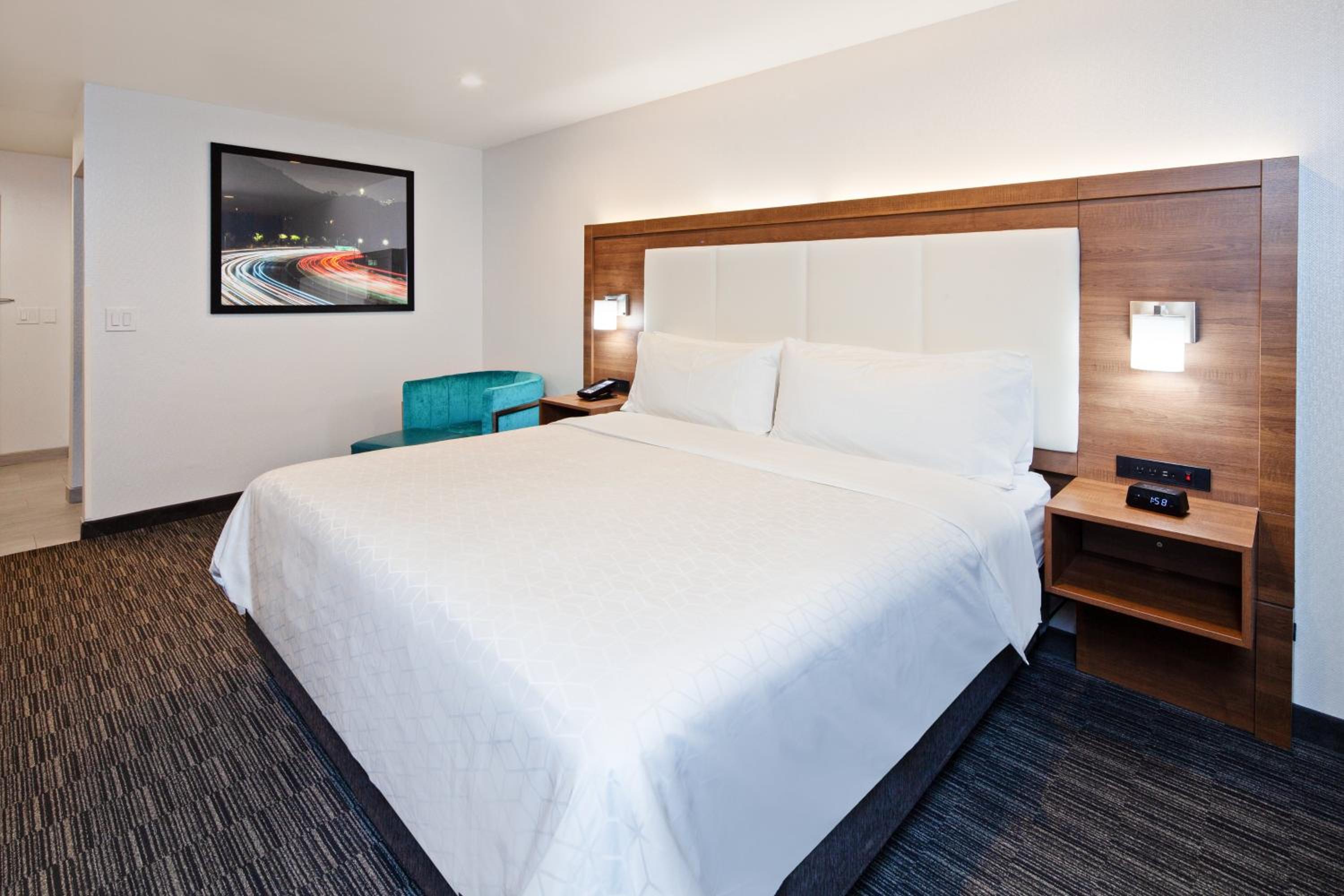 King Room with Roll-In Shower - Disability Access