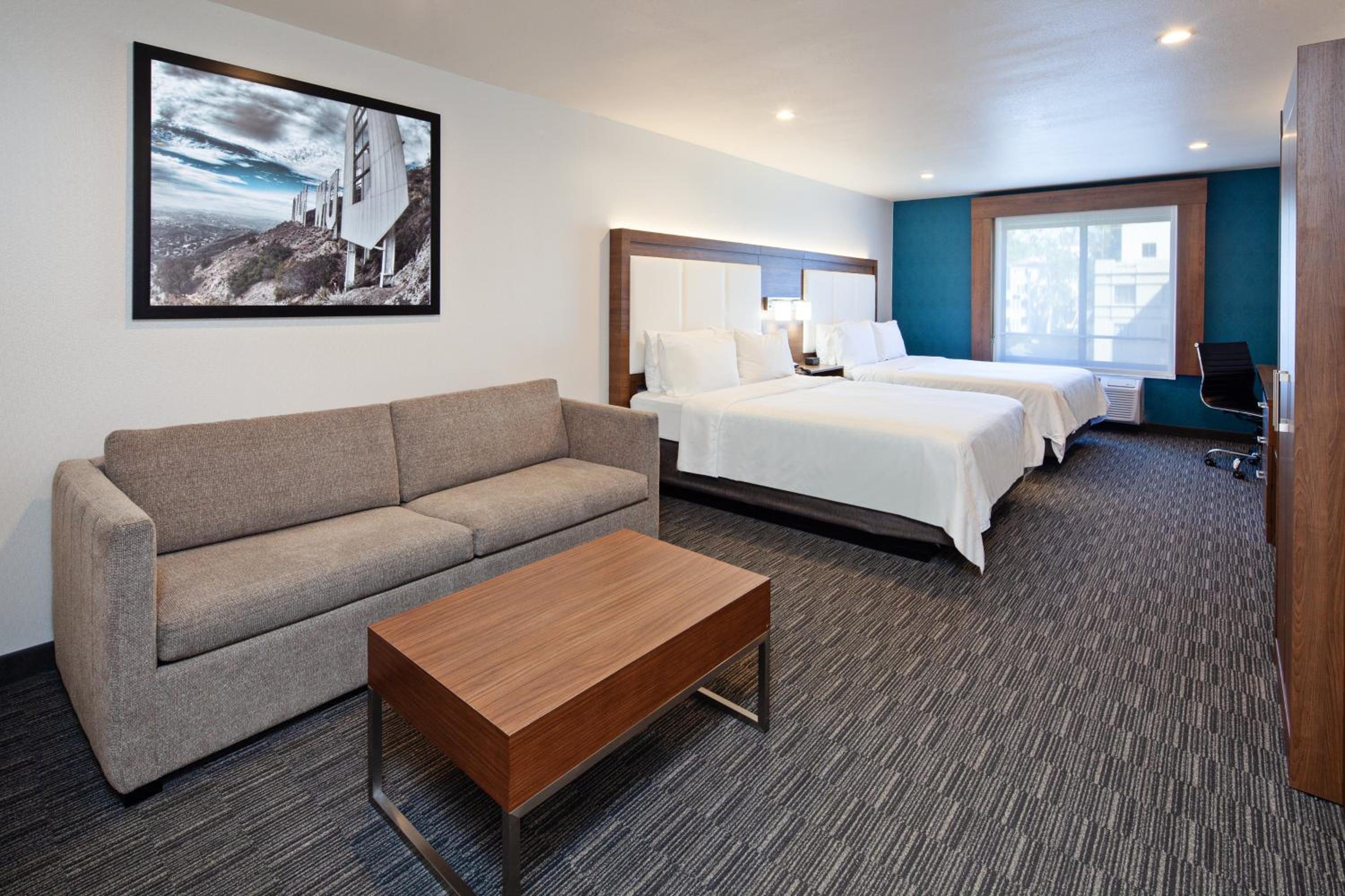 Queen Suite with Two Queen Beds
