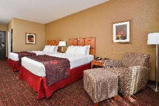 Quadruple Room with Two Queen Beds - Non Smoking photo 1