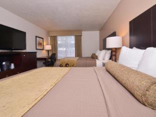 Queen Room with Two Queen Beds - Non-Smoking - Photo 18