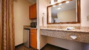 Queen Room with Sofa Bed and Bath Tub - Pet Friendly/Disability Access/Non-Smoking photo 2