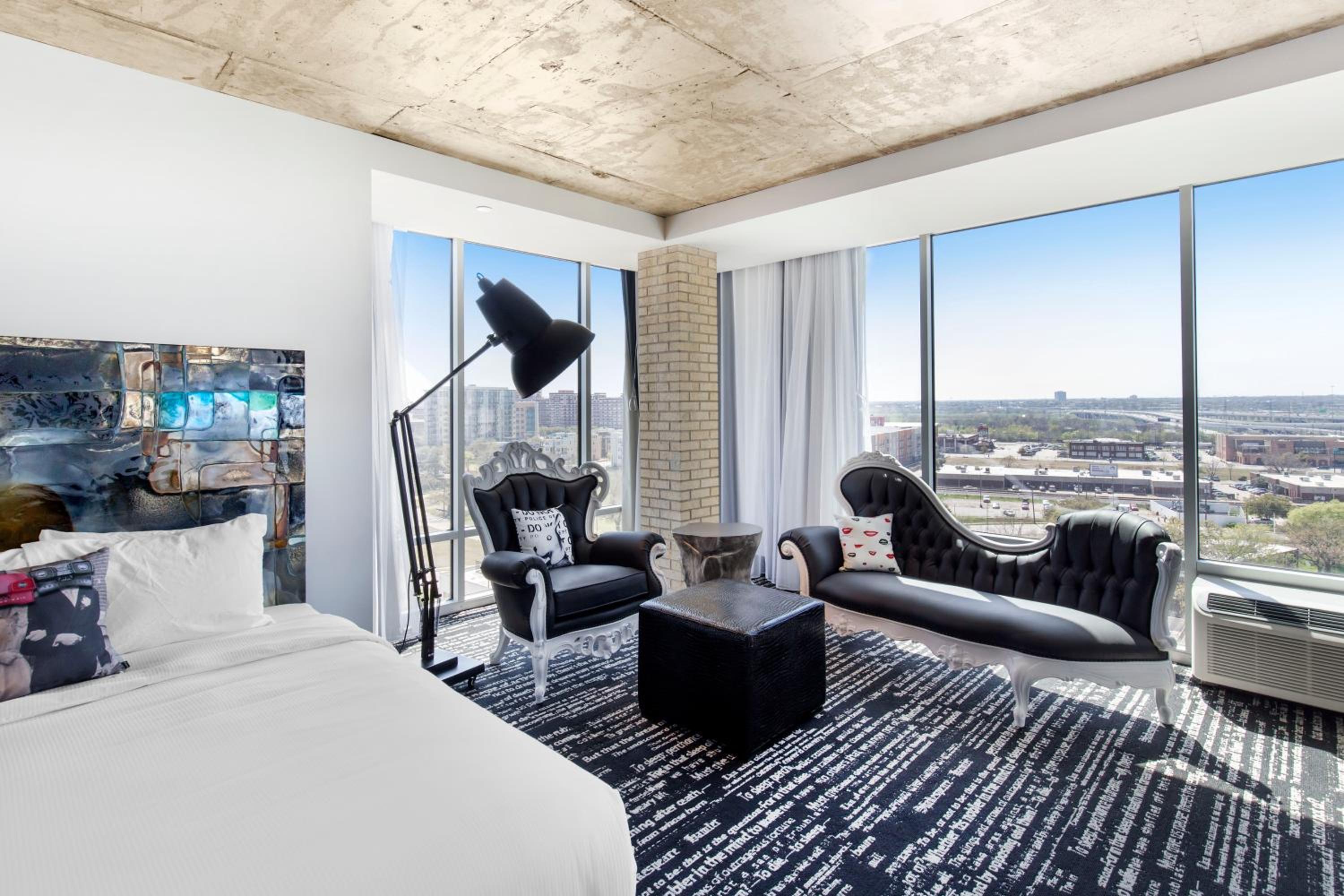 Corner Queen Room with Two Queen Beds - Mobility Accessible - Photo 4