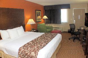 King Suite - Non-Smoking - Photo 9
