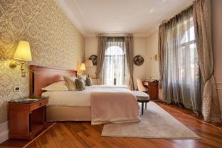 Deluxe Double Room - Photo 1