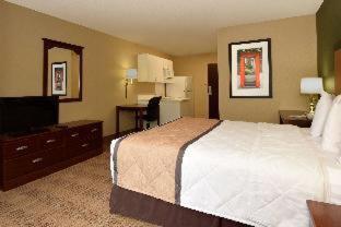 Studio with 2 Queen Beds - Non-Smoking - Photo 7