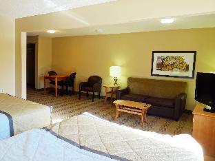 Queen Bed Efficiency Nonsmoking - Photo 3