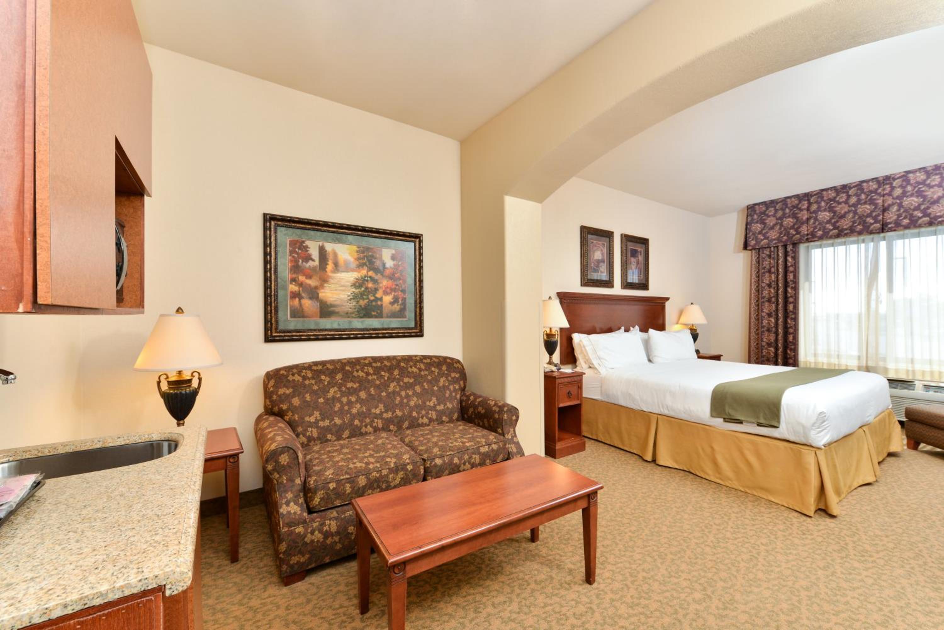 King Suite - Photo 3