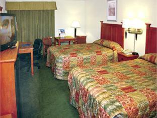 King Room with Bath Tub - Mobility Accessible/Non-Smoking - Photo 8