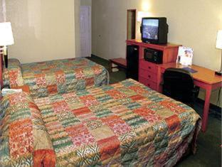 King Room with Bath Tub - Mobility Accessible/Non-Smoking - Photo 9