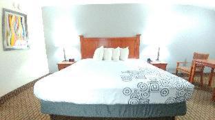 King Room with Bath Tub - Mobility /Communication Assistance - Smoking