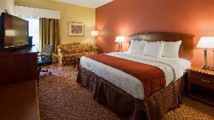 Queen Room with Roll-in Shower - Mobility Accessible - Photo 3