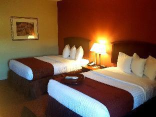 Queen Room With Bath Tub - Mobility Accessible - Photo 2