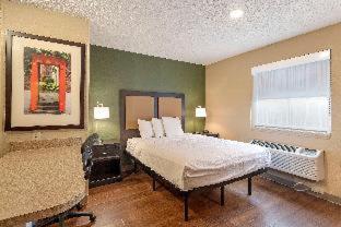 2 Queen Beds | Suite, Non-Smoking, Micfridge - Photo 12