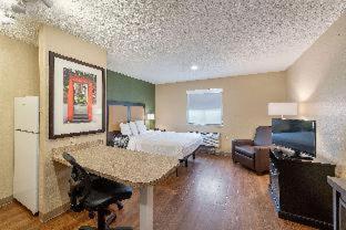 2 Queen Beds | Suite, Non-Smoking, Micfridge - Photo 11