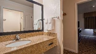King Room with Roll-in Shower - Disability Access/Non-Smoking - Photo 14