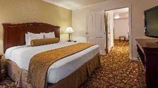 King Room with Roll-in Shower - Disability Access/Non-Smoking - Photo 1
