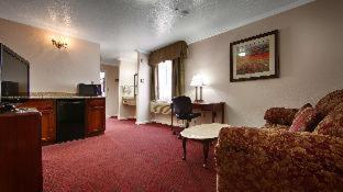 King Room with Roll-in Shower - Disability Access/Non-Smoking - Photo 9