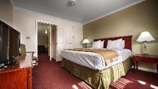 King Room with Roll-in Shower - Disability Access/Non-Smoking - Photo 10