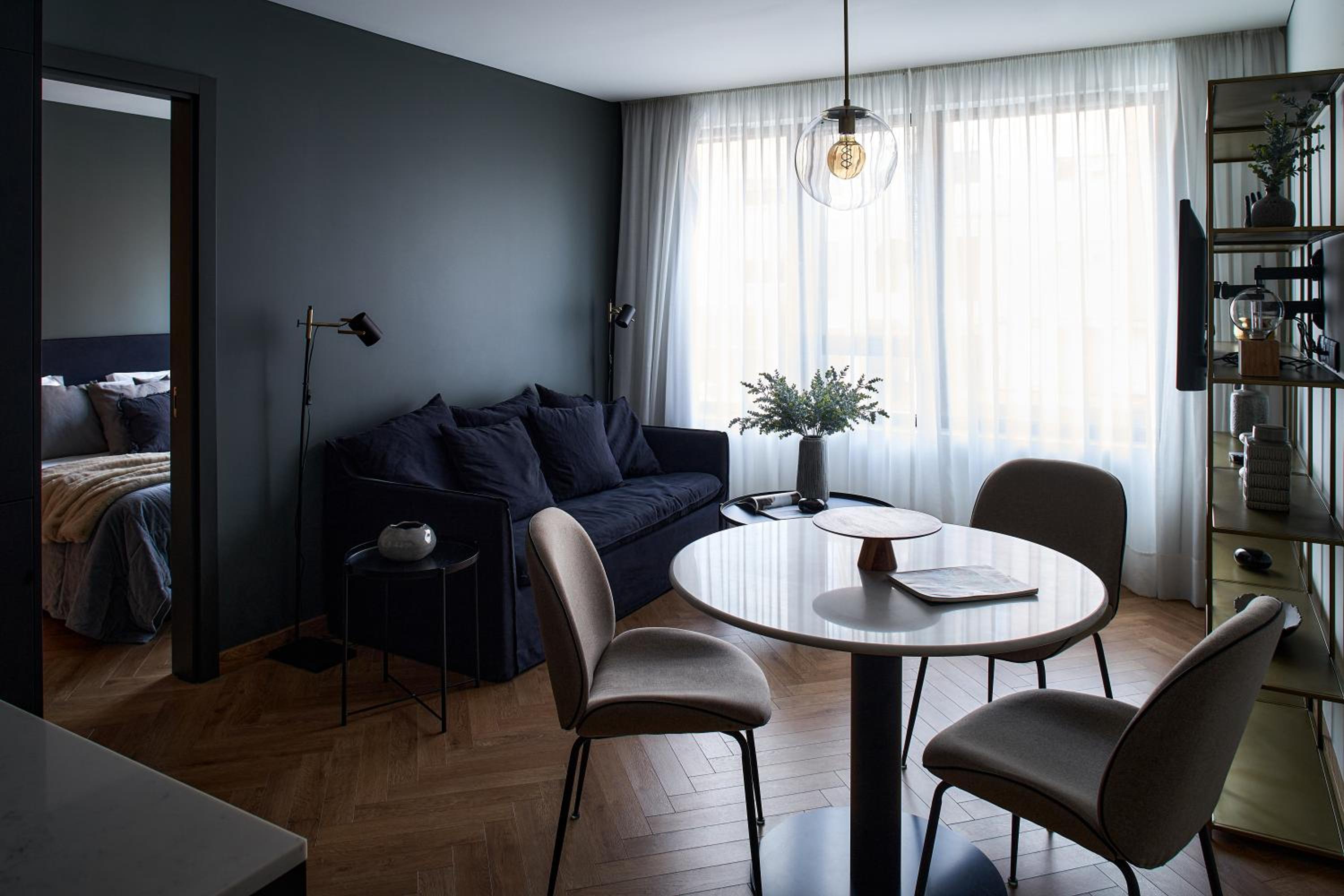 One-Bedroom Apartment with City View - Photo 1