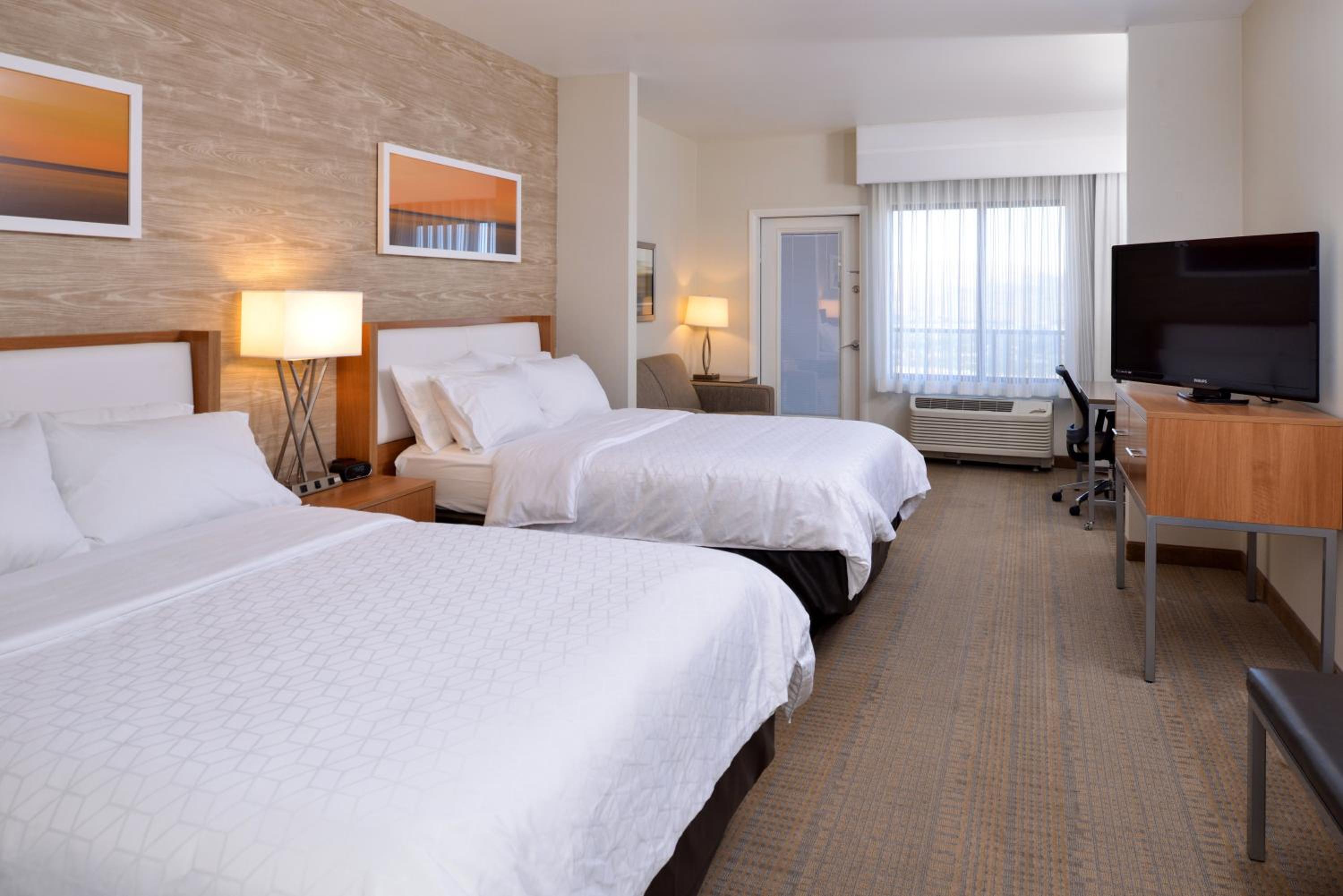 Suite - Hearing Accessible photo 1