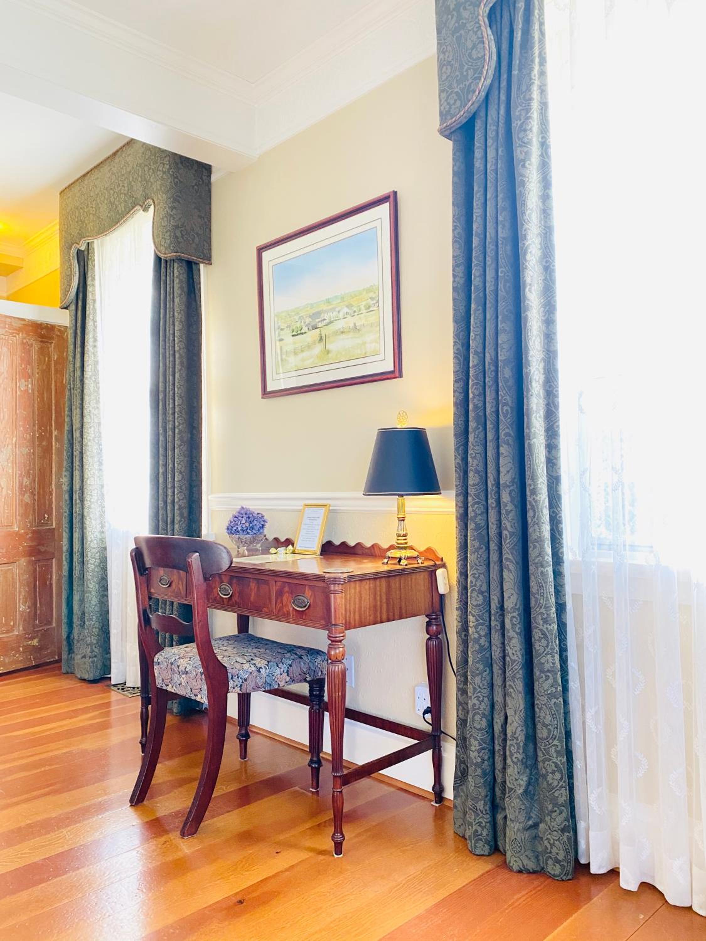 King Room - Disability Access photo 3
